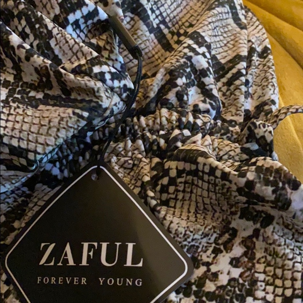 Brand new two-piece swimsuit - Picture 5 of 5